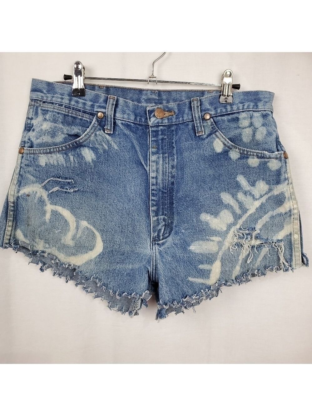 Wrangler sz 34 reworked cut off jean shorts distressed bleached frayed retro